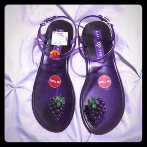 NWT: Katy Perry grape 🍇 Gel strap sandals